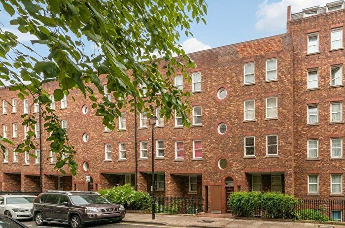 2 Bedroom Flat To Rent In Carburton Street, London, W1W