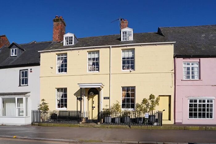 4 Bedroom Character Property For Sale In Swindon Street, Highworth, SN6