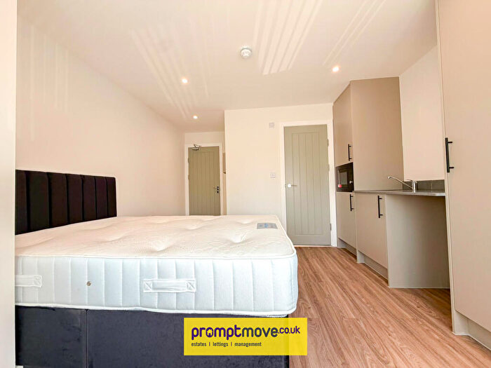 Studio To Rent In Dunstable Road Luton, LU4