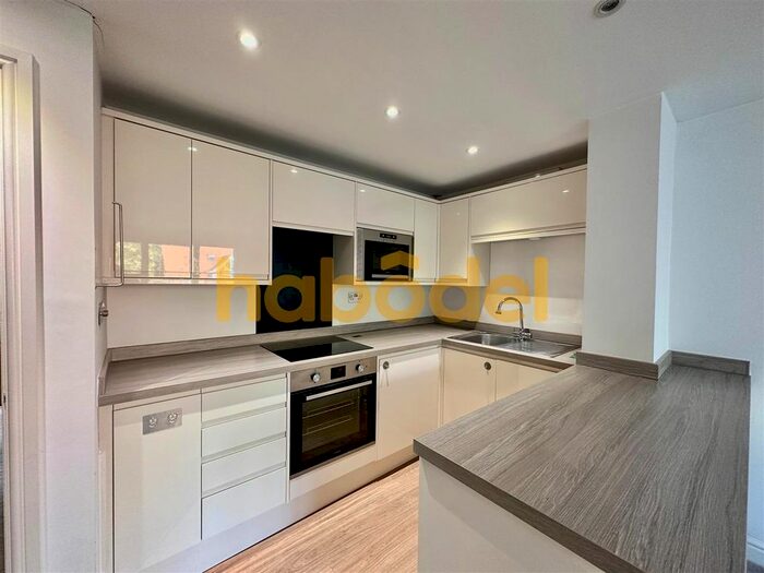 2 Bedroom Flat To Rent In Hill Top Road, , Oxford, OX4