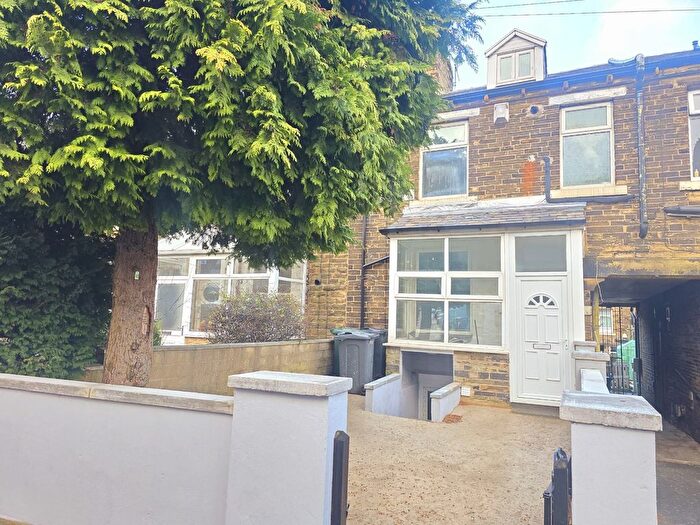 2 Bedroom Terraced House To Rent In Heaton Road, Manningham, Bradford, BD9