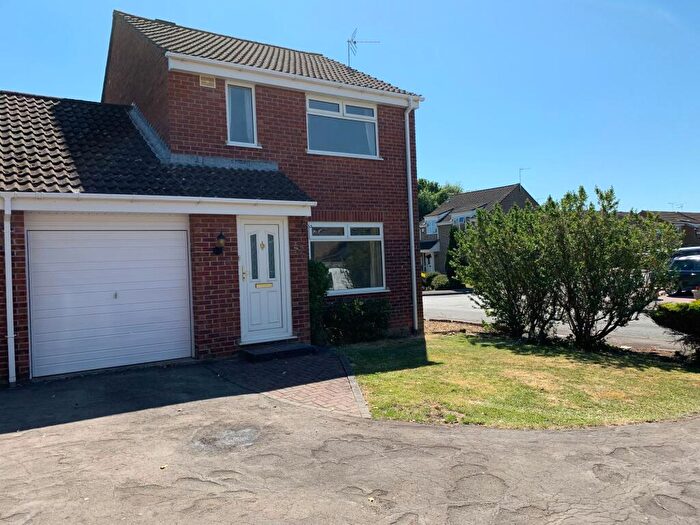 3 Bedroom Link Detached House To Rent In Hartley Close, Chipping Sodbury, BS37