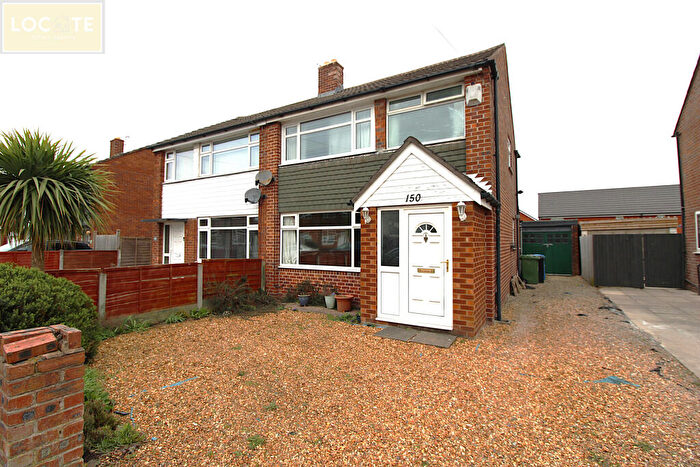 3 Bedroom Semi-Detached House For Sale In Lock Lane, Partington, M31