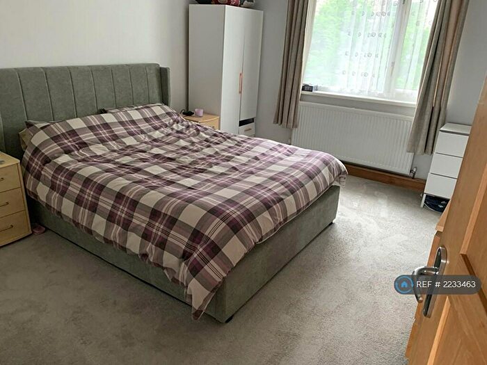2 Bedroom Flat To Rent In Bonnersfield Lane, Harrow, HA1