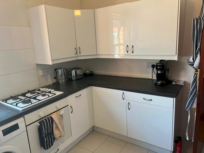 2 Bedroom Maisonette To Rent In Mersey Road, Walthamstow, E17
