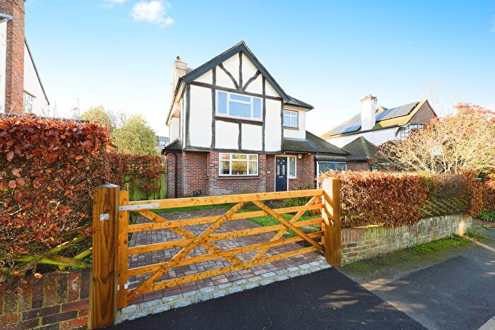 4 Bedroom Detached House For Sale In Homelands, Leatherhead, Surrey, KT22