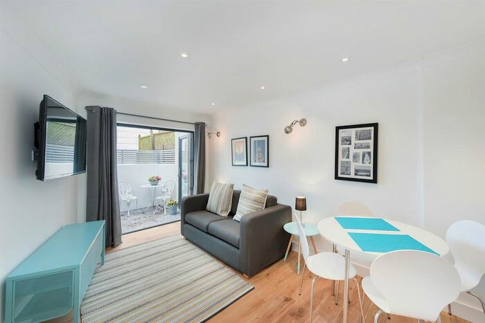 1 Bedroom Flat To Rent In Moore Park Road, Fulham, SW6