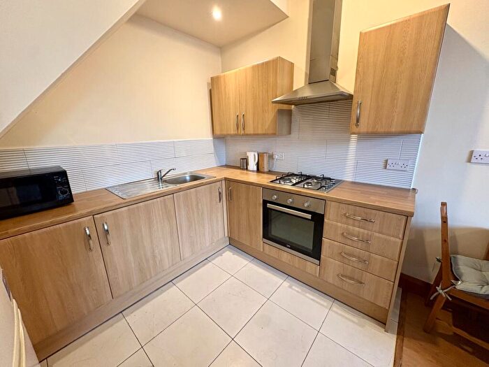 3 Bedroom Flat To Rent In Aigburth Road, St Michaels, Liverpool, L17