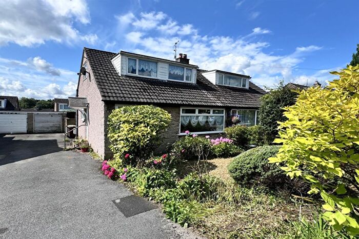 3 Bedroom Semi-Detached Bungalow For Sale In Horse Fair Avenue, Chapel-En-Le-Frith, SK23
