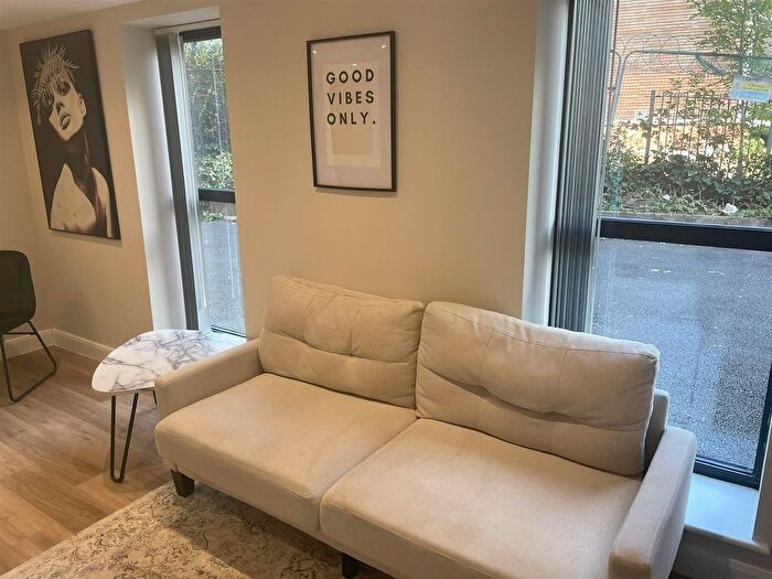 1 Bedroom Flat To Rent In North Street, Leeds, LS2