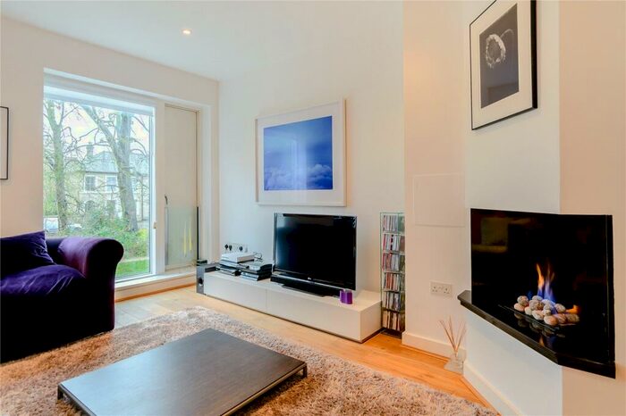 4 Bedroom Terraced House To Rent In Henslow Mews, Cambridge, CB2