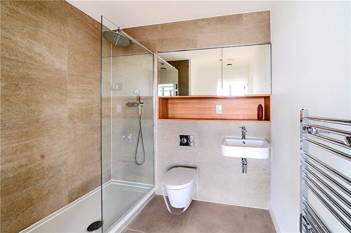 1 Bedroom Flat For Sale In Hill House, Highgate Hill, London, N19