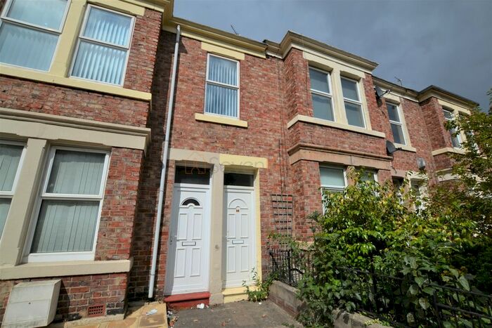 3 Bedroom Flat To Rent In Claremont North Avenue, Bensham, Gateshead, NE8