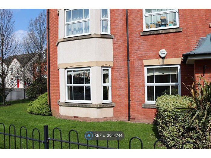 2 Bedroom Flat To Rent In Duckham Court, Coventry, CV6