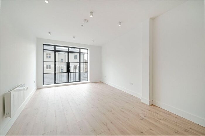 1 Bedroom Flat To Rent In Mitcham Lane, Streatham, SW16