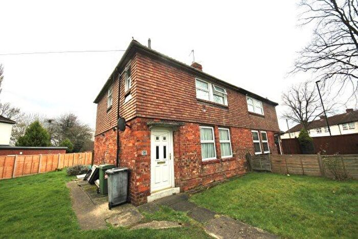 3 Bedroom Semi-Detached House To Rent In Alcuin Avenue, York, YO10