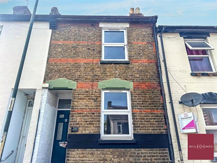 3 Bedroom Terraced House To Rent In Castle Road, Chatham, ME4