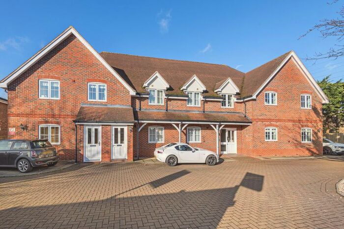 2 Bedroom Flat To Rent In King Street Lane, Winnersh, Wokingham RG41