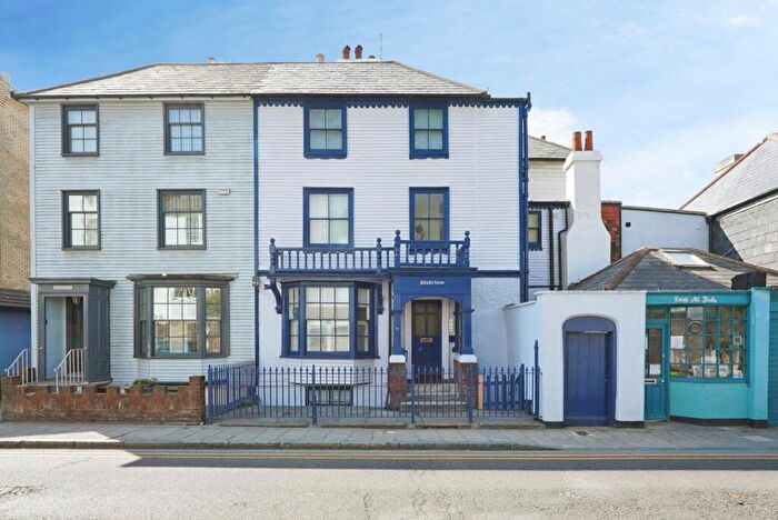 2 Bedroom Flat For Sale In Sandgate High Street, Sandgate, Folkestone, Kent, CT20