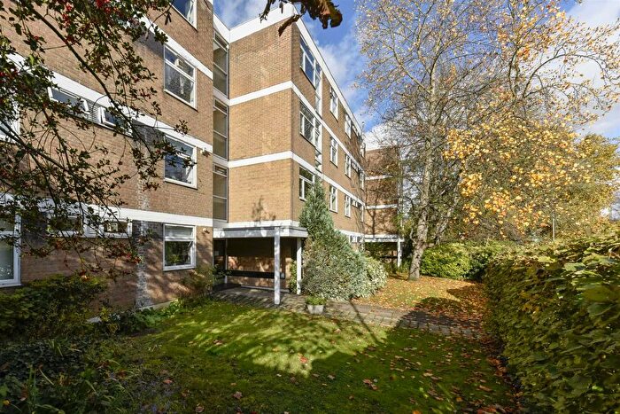 2 Bedroom Flat To Rent In The Carltons, Carlton Drive, London, SW15