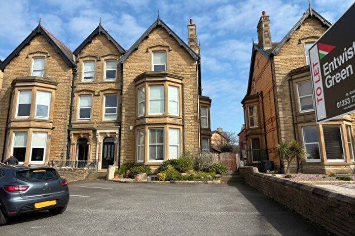 1 Bedroom Flat To Rent In Clifton Drive North, Lytham St. Annes, FY8