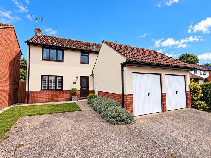 4 Bedroom Detached House For Sale In Acorn Avenue, Braintree, CM7