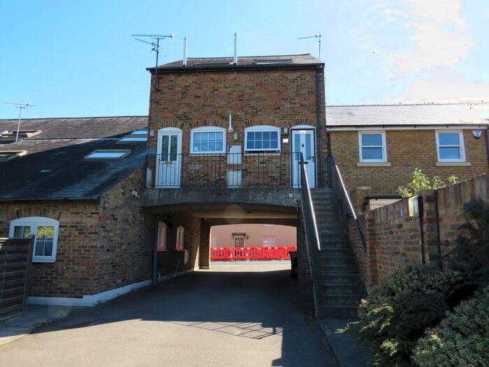 1 Bedroom Flat To Rent In High Street, Roydon, Harlow, CM19