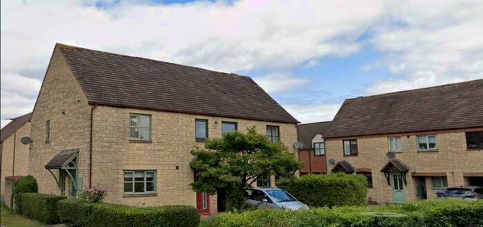 2 Bedroom End Of Terrace House To Rent In Snowshill Drive, Witney, OX28