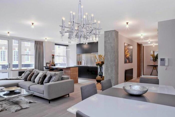 3 Bedroom Flat To Rent In Weymouth Street, London, Greater London, W1W