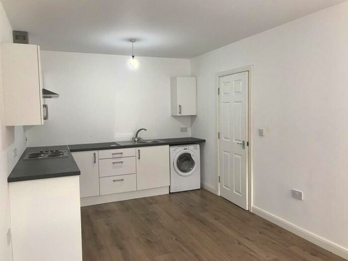 1 Bedroom Apartment To Rent In Whingate, Leeds, LS12
