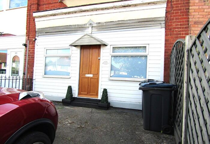 1 Bedroom Flat To Rent In Woodcote Road, Erdington, Birmingham, West Midlands, B24