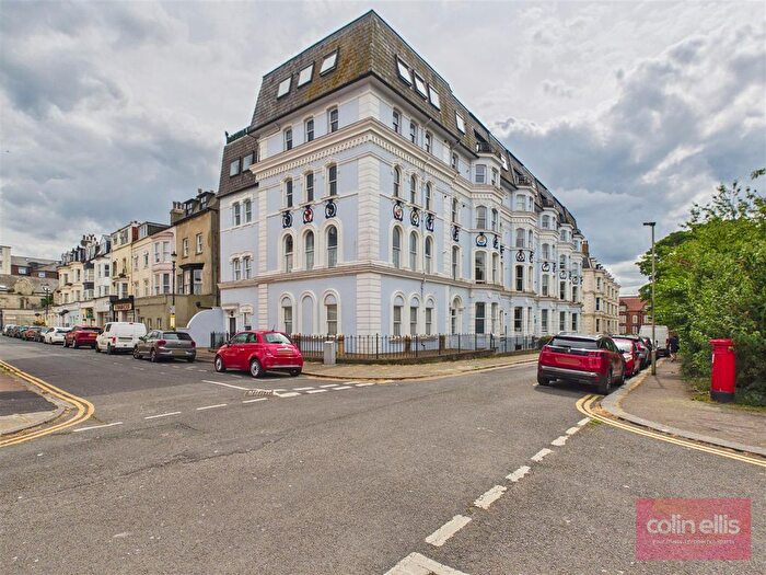 2 Bedroom Flat For Sale In St. Martins Avenue, Scarborough, YO11