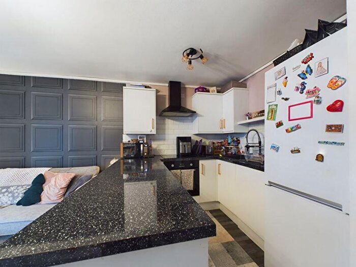 1 Bedroom Flat For Sale In Frampton Road, Gloucester, GL1