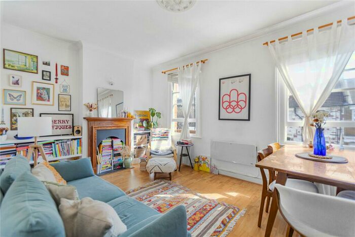 2 Bedroom Apartment To Rent In Windus Road, London, N16