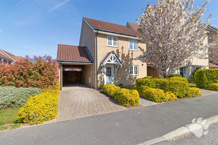 3 Bedroom Link Detached House For Sale In St. Lukes Way, St. Lukes Estate, Runwell, SS11