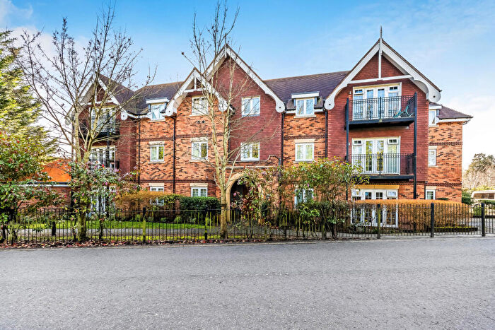 2 Bedroom Apartment For Sale In Station Approach, Oxted, Surrey, RH8