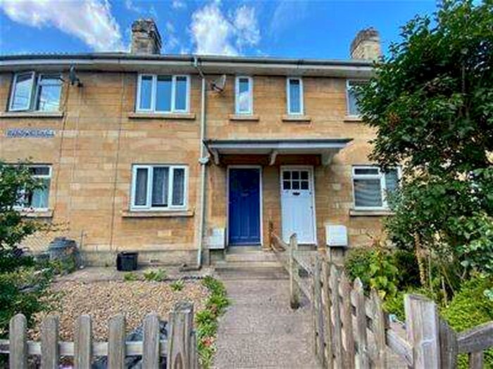 2 Bedroom Property To Rent In Spring Crescent, BA2