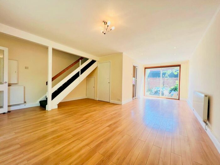 3 Bedroom Terraced House To Rent In Haling Park Road, South Croydon, CR2