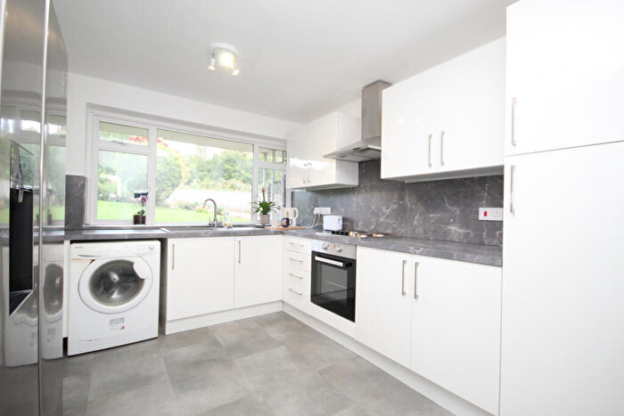 2 Bedroom Flat For Sale In Bessborough Road, Harrow, Middlesex, HA1