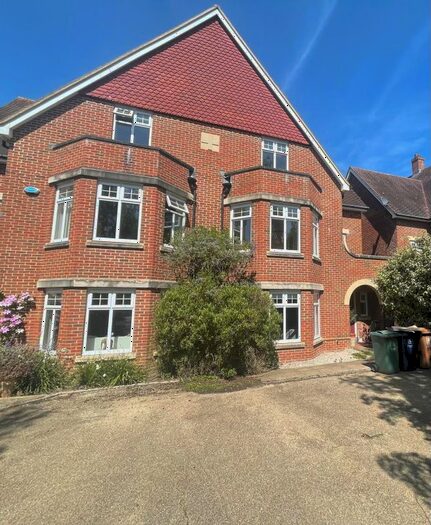 4 Bedroom Semi-Detached House To Rent In Stone Meadow, Oxford, OX2