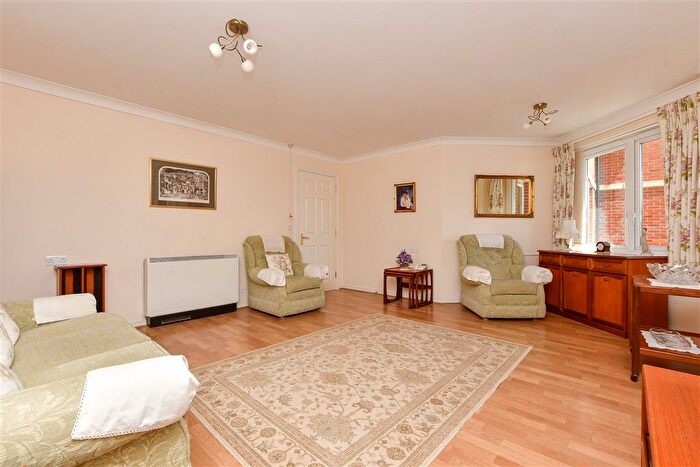 2 Bedroom Flat For Sale In Harold Road, Margate, Kent, CT9
