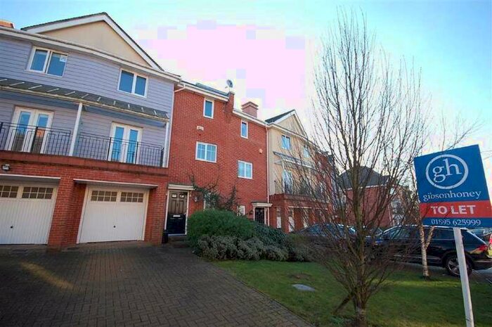 4 Bedroom Terraced House To Rent In Flowers Avenue, Ruislip, HA4