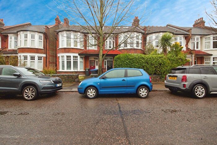 1 Bedroom Flat For Sale In Cranley Gardens, London, N13