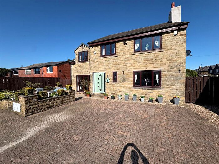 4 Bedroom Detached House For Sale In Tyersal Fold, Tyersal, Bradford, BD4