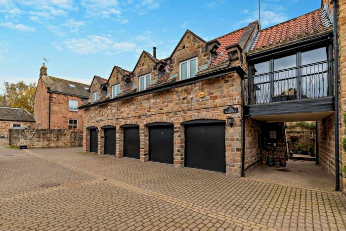 2 Bedroom Apartment For Sale In The Hayloft, Manor Court, Follifoot, HG3