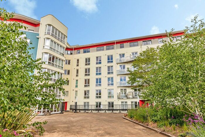 2 Bedroom Flat For Sale In Hannover Quay, Bristol, Somerset, BS1