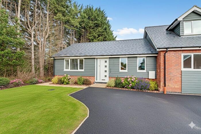3 Bedroom Bungalow For Sale In Paddock Close, Pepperstock, LU1