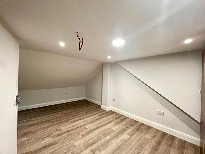 6 Bedroom Terraced House To Rent In Bulstrode Avenue, Hounslow, TW3