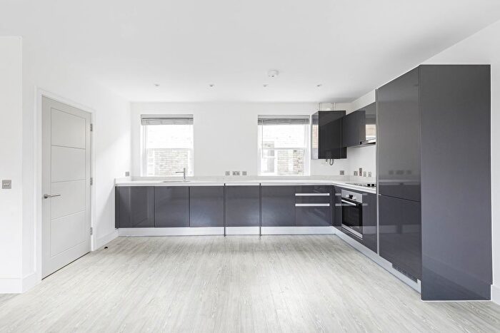 1 Bedroom Flat To Rent In Munster Road, London, SW6