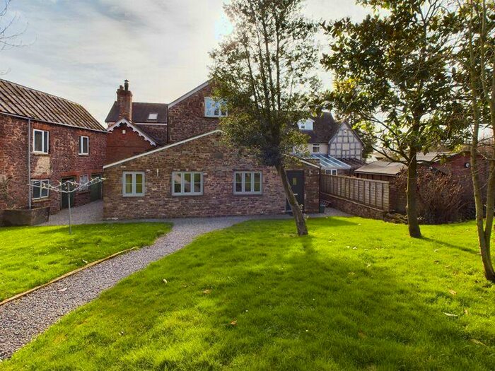 4 Bedroom Farm House To Rent In Littledean Road, Newnham, GL14